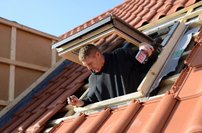Pose de fenêtres de toit Velux à Romagne